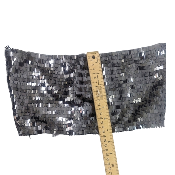 Revolve Superdown Lila Fringe Sequin Set Mini Skirt Crop Top Womens Small Silver - Picture 7 of 14